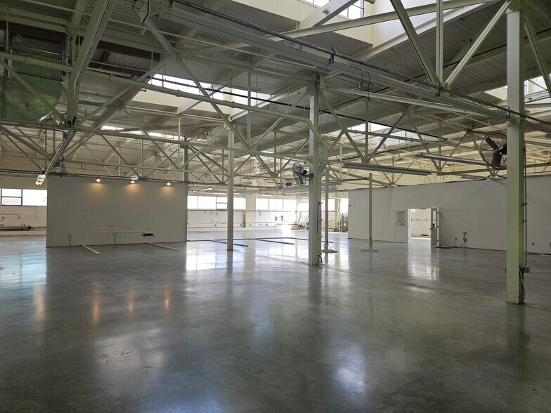 More Photos Of 2000-2040 Folsom St, San Francisco Flex For Sale