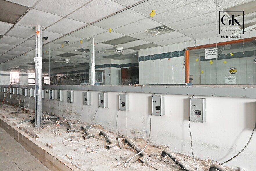 More Photos Of 21-06 Newtown ave, Queens General Retail For Lease