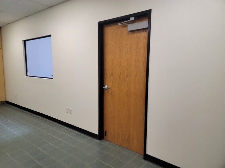 More Photos Of 800 S Rochester Ave, Ontario Warehouse For Lease