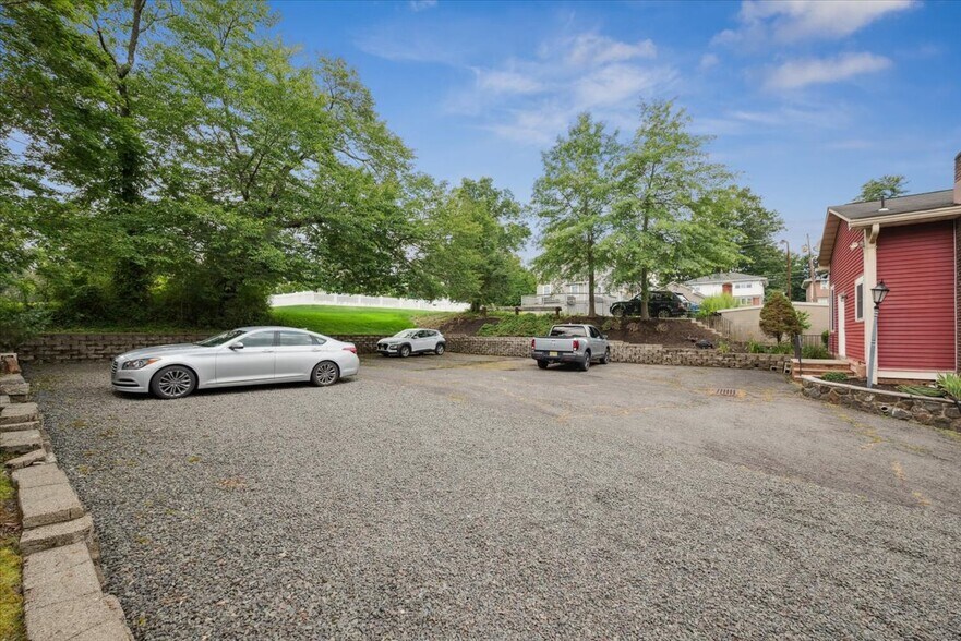 More Photos Of 192 Central Ave, Stirling Office For Sale