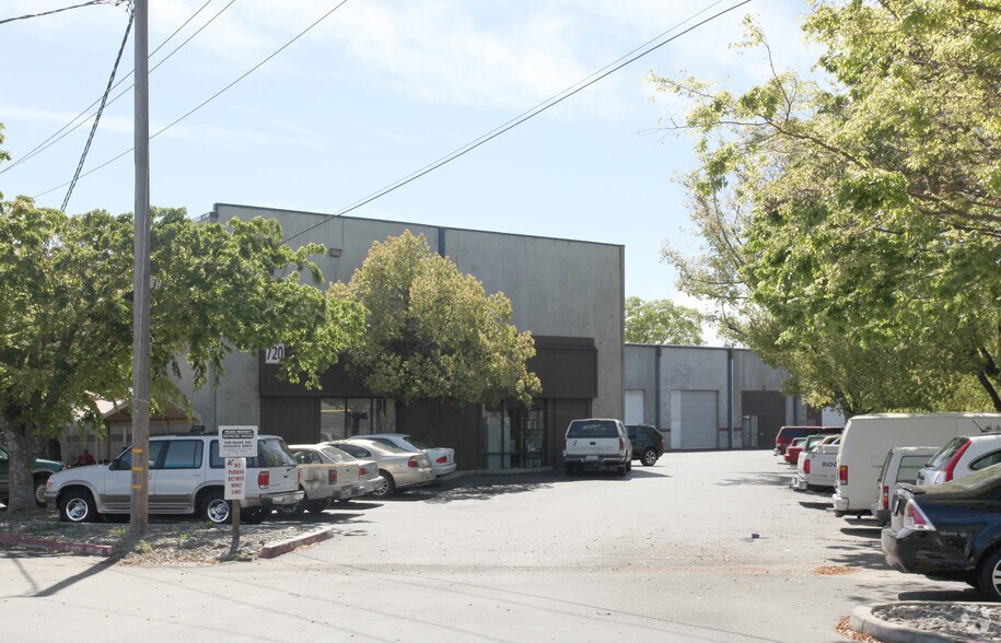 More Photos Of 720 Olive Dr, Davis Warehouse For Lease