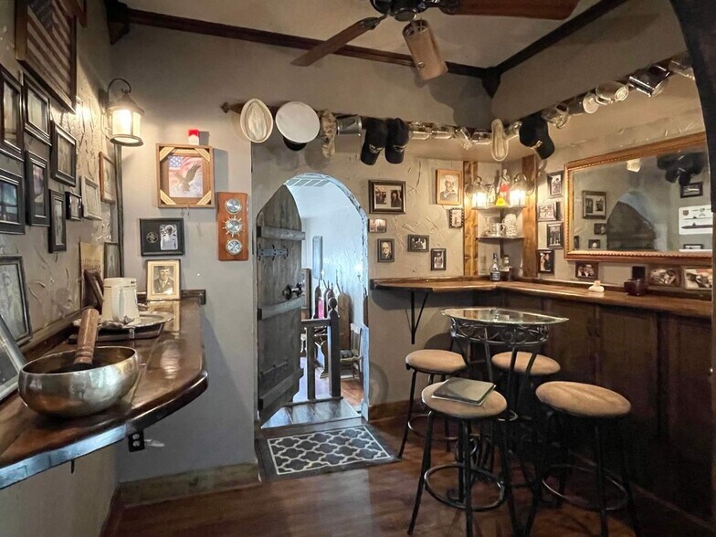 More Photos Of 175 Herber, New Braunfels Specialty For Sale