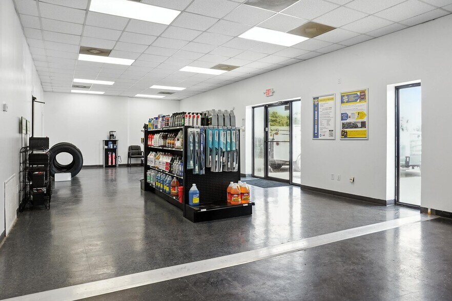 More Photos Of 400 Mound City Rd, West Memphis Service For Sale