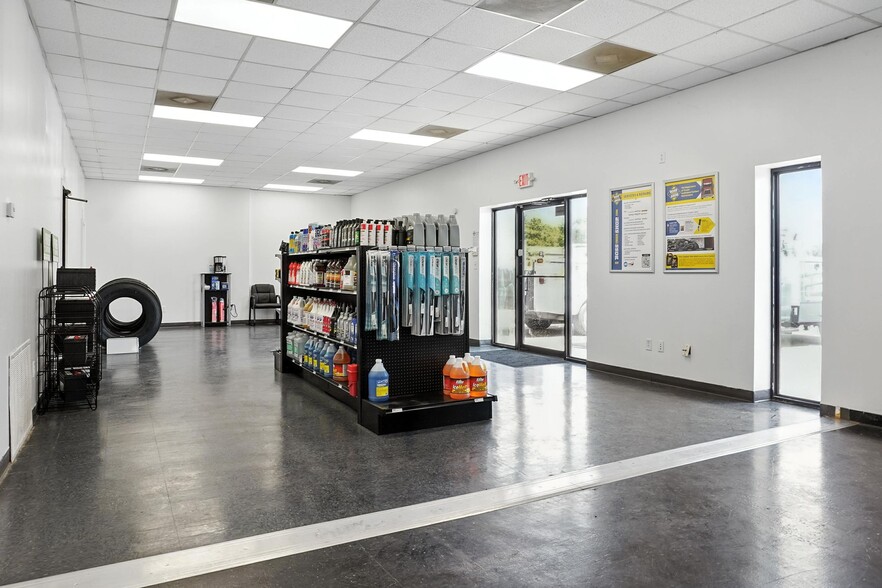 More Photos Of 400 Mound City Rd, West Memphis Service For Sale