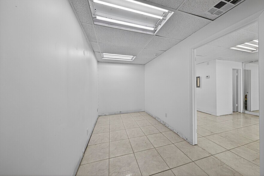 More Photos Of 1180 NW 41st Ter, Lauderhill Office For Lease