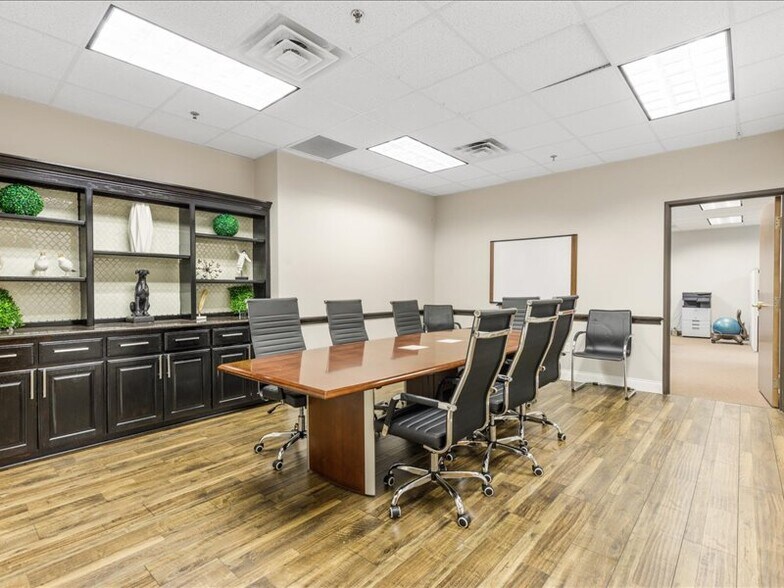 More Photos Of 4101 William D Tate Ave, Grapevine Office For Lease