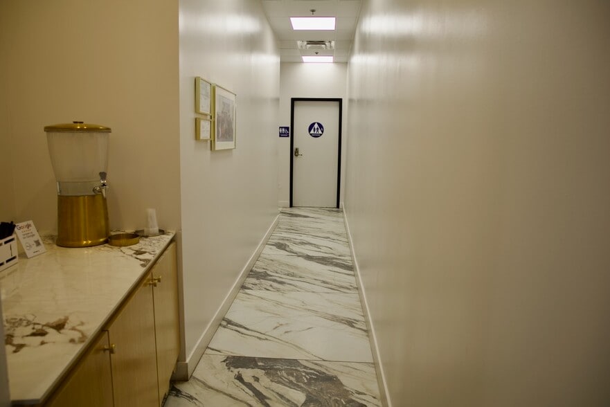 More Photos Of 25360-25366 Crenshaw Blvd, Torrance General Retail For Lease