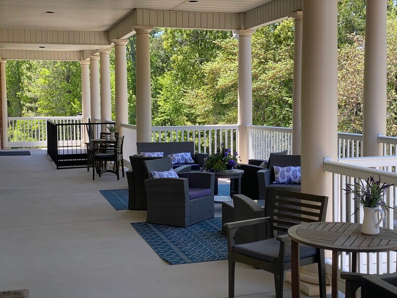 More Photos Of 590 W Crossville Rd, Roswell Coworking Space