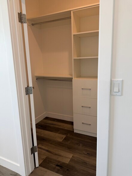 More Photos Of 3944 S Budlong Ave, Los Angeles Apartments For Sale