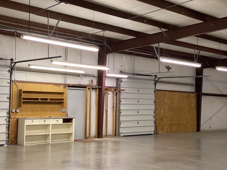 More Photos Of 275 McGhee Rd, Winchester Manufacturing For Lease