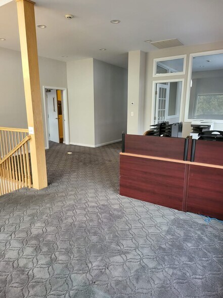 More Photos Of 1910 Oak Tree Rd, Edison Office For Lease