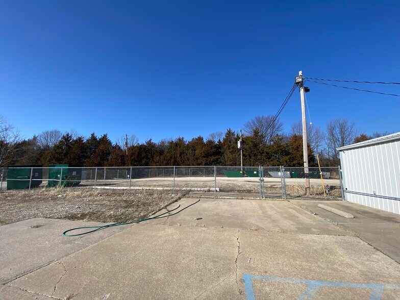 More Photos Of 1730 Daniel Boone Industrial Pky, Truesdale Warehouse For Sale