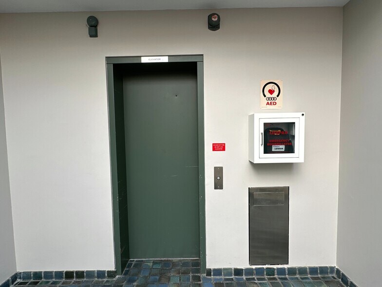 More Photos Of 250 Park West Dr, Pittsburgh Office For Sale