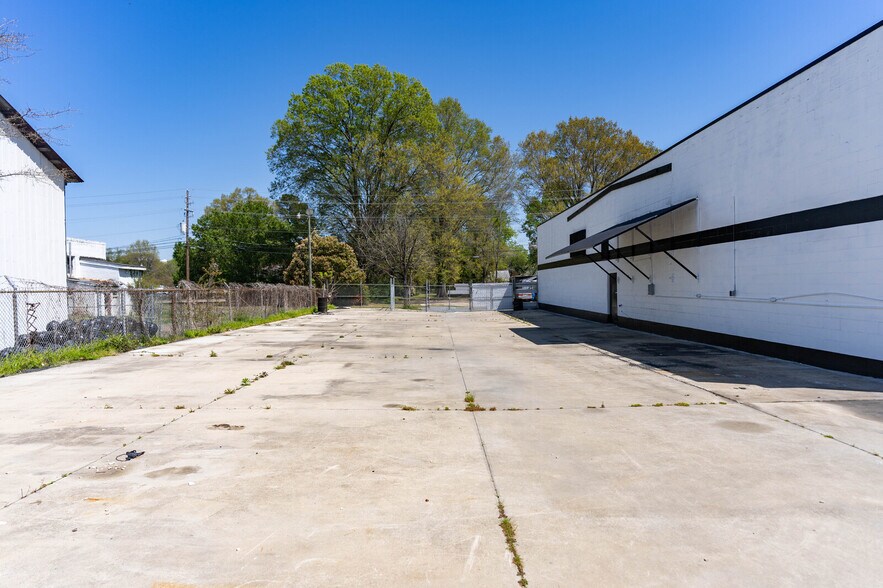 More Photos Of 105 N Sharpe St, Selma Warehouse For Sale