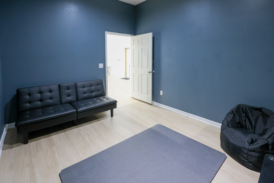 More Photos Of 240 Ball Park Loop, Ledbetter Flex For Sale