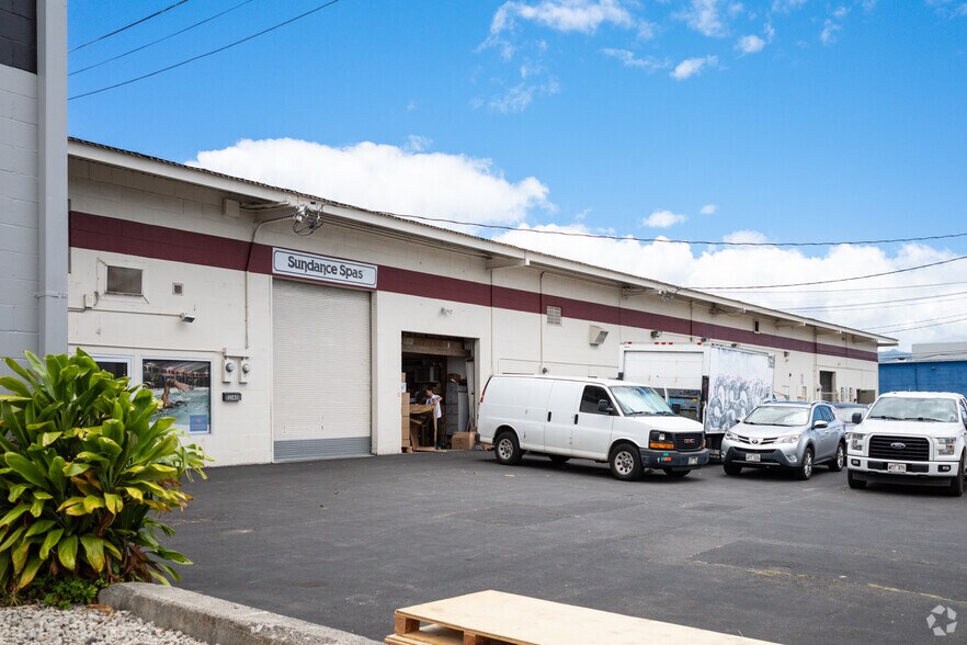 Primary Photo Of 3140 Koapaka, Honolulu Warehouse For Lease