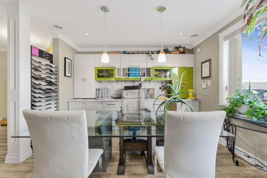 More Photos Of 38 Bigwin Rd, Hamilton Warehouse For Sale