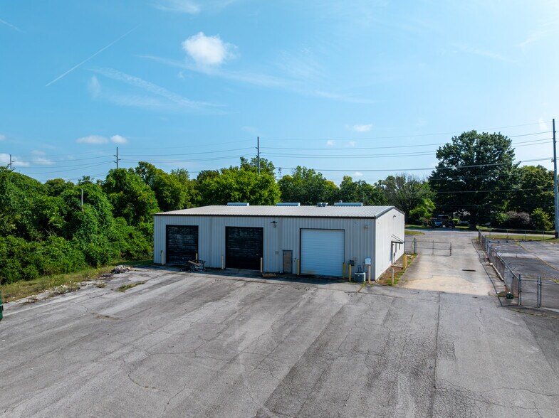 More Photos Of 3333 Hydes Ferry Pike, Nashville Warehouse For Lease