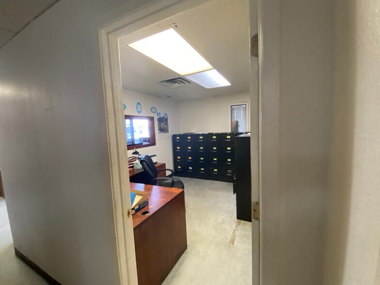 More Photos Of 3710 Kermit Hwy, Odessa Warehouse For Lease