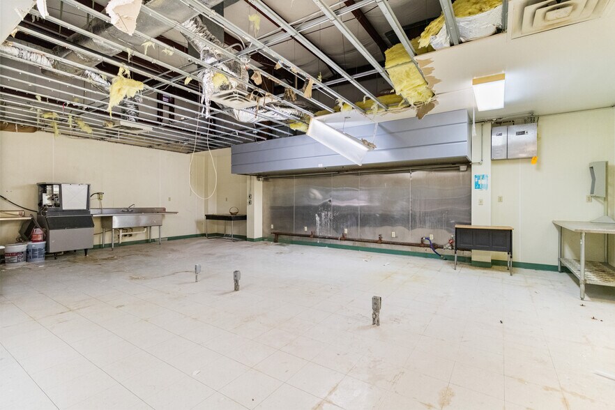 More Photos Of 214 N School St, Winfield Light Distribution For Sale