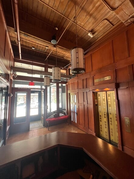 More Photos Of 1000 Broadway Blvd, Kansas City Loft Creative Space For Lease