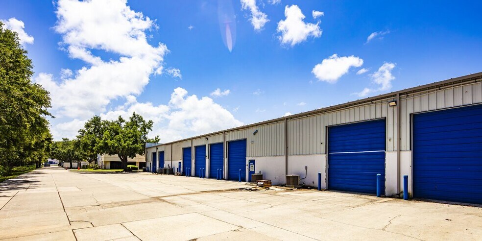 More Photos Of 7602-7644 15th St E, Sarasota Unknown For Lease