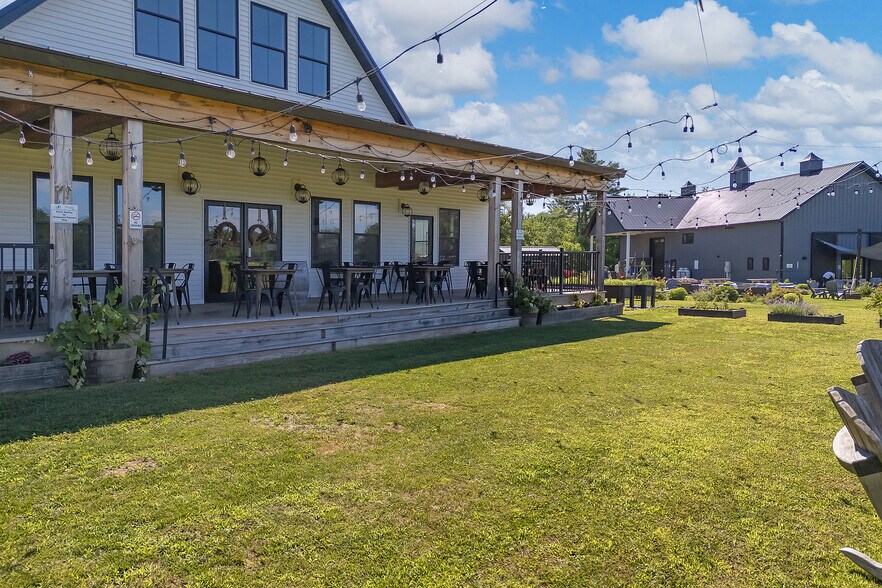 More Photos Of 10 Leeds Junction Rd, Leeds Winery Vineyard For Sale