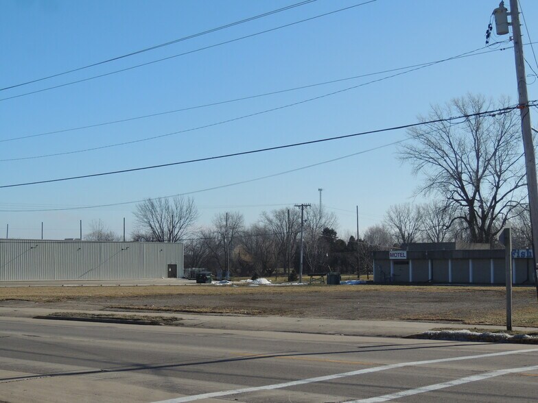 More Photos Of 1110 E Main St, Omro Land For Sale