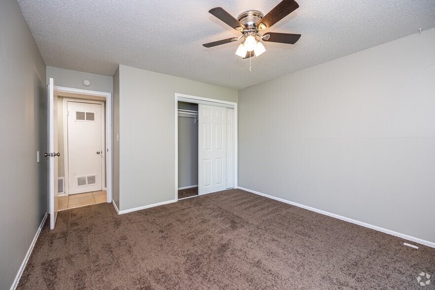 More Photos Of 108 NW 63rd St, Kansas City Apartments For Sale