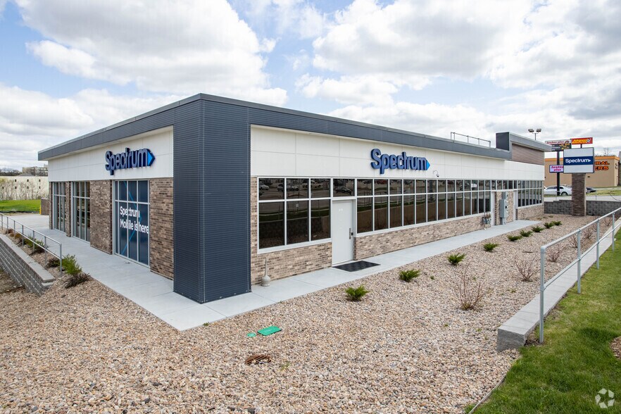 More Photos Of 308 N 48th St, Lincoln Storefront Retail Office For Lease