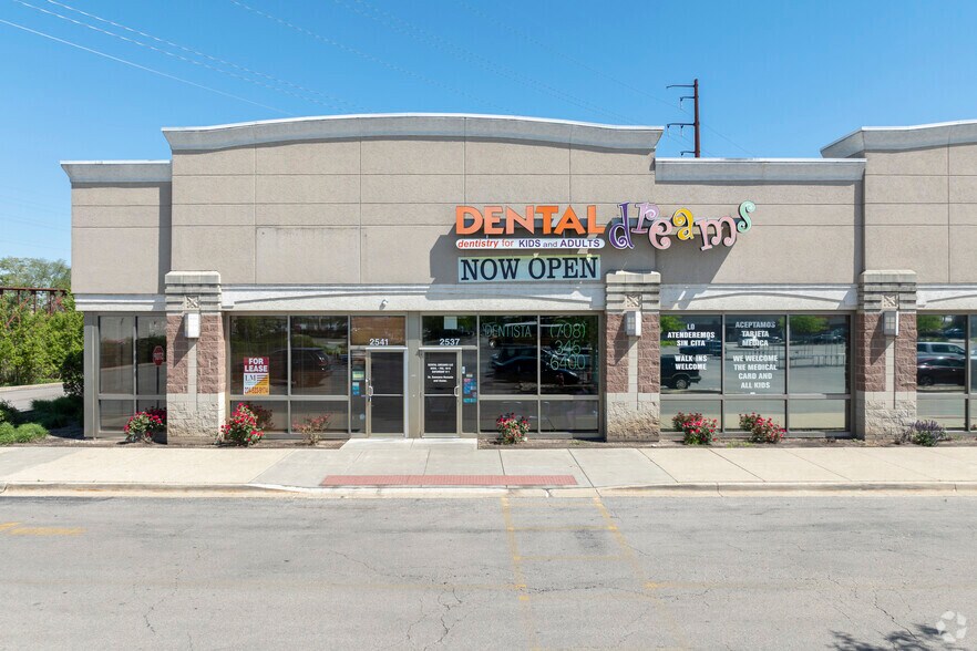 More Photos Of 2519-2541 W North Ave, Melrose Park Freestanding For Lease