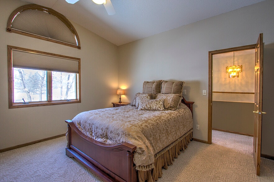 More Photos Of 31886 County Road 3, Eagle Bend Showroom For Sale