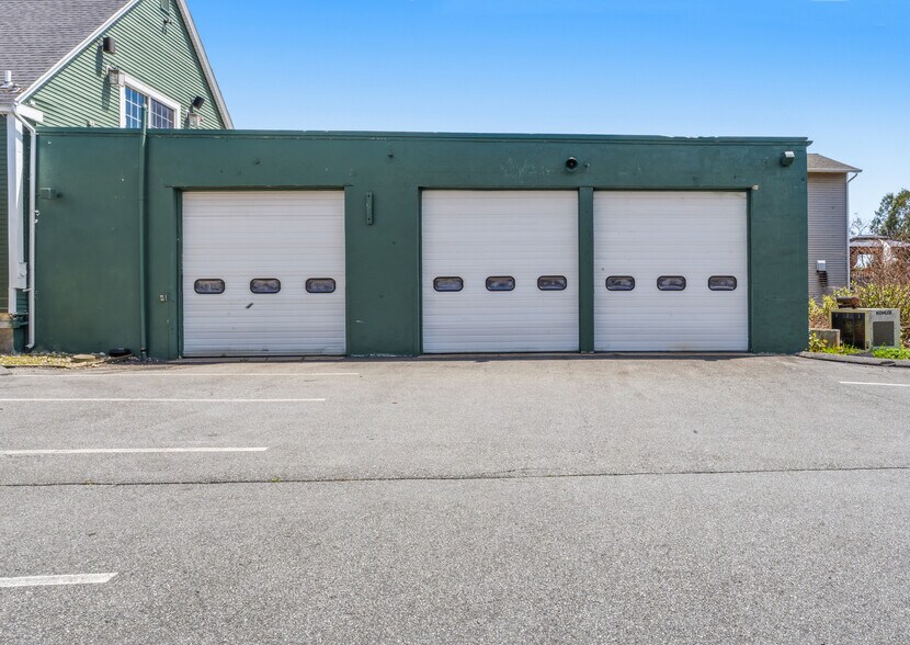 More Photos Of 13 Fort Hill Rd, Groton Storefront Retail Residential For Sale