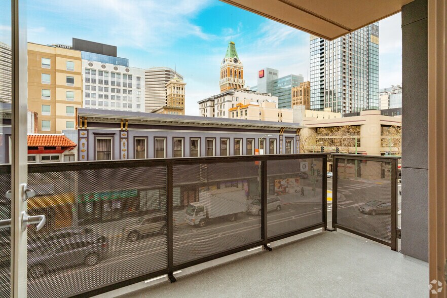 More Photos Of 1100 Webster St, Oakland Apartments For Lease