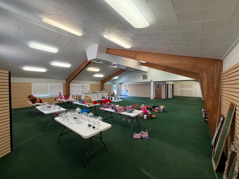 More Photos Of 2530 Chandler Rd, Muskogee General Retail For Sale