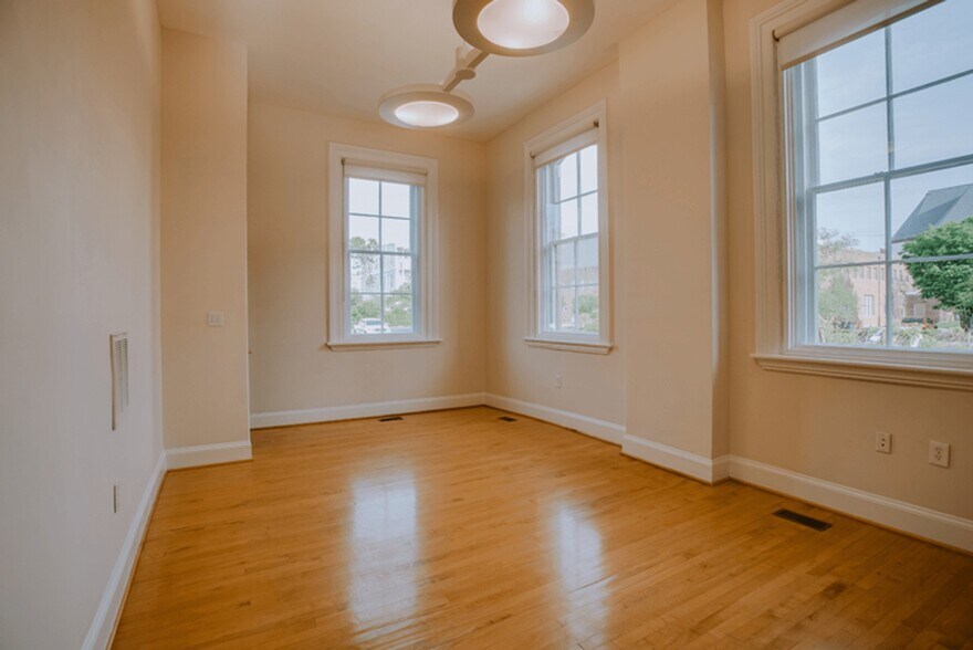 More Photos Of 441 Washington St, Portsmouth Office Residential For Sale