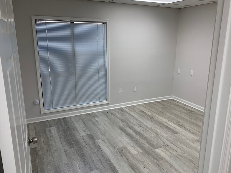 More Photos Of 875 Old Roswell Rd, Suite C-200, Roswell Office For Lease