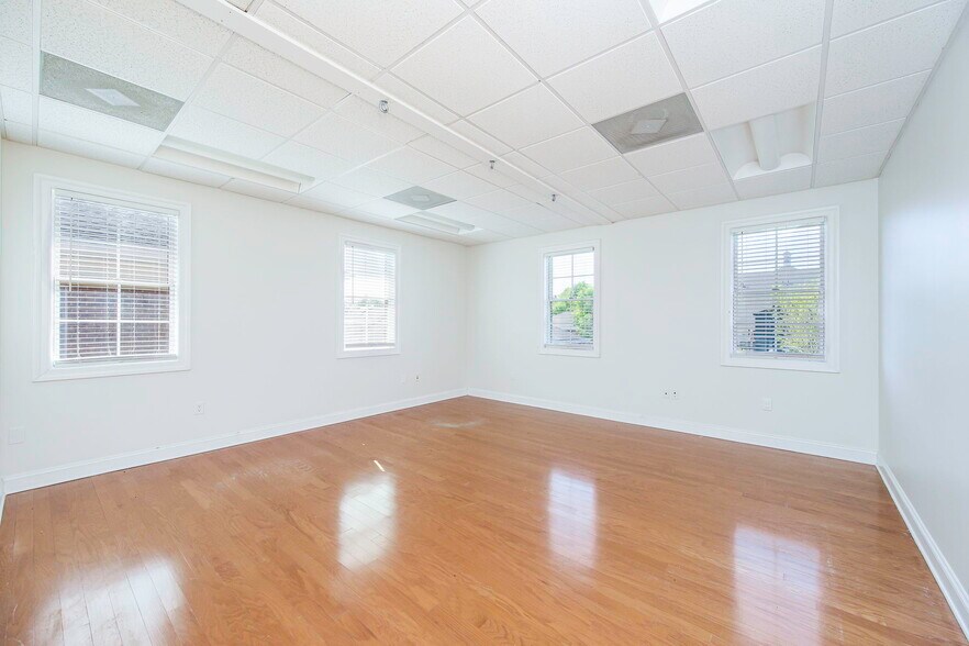 More Photos Of 14411 Justice Rd, Midlothian Medical For Lease