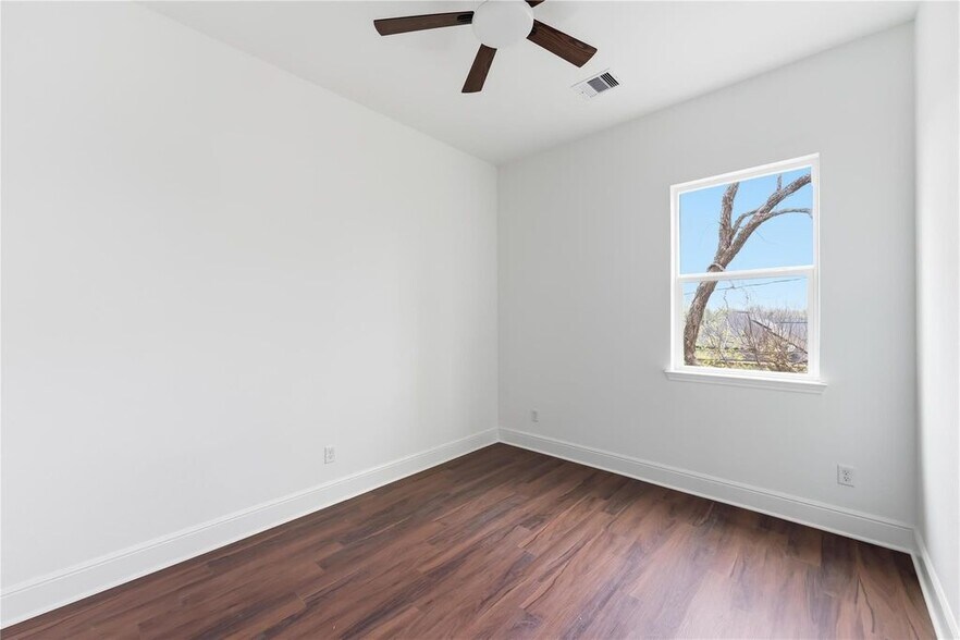 More Photos Of 4125 Clover A/B st, Houston Multifamily For Sale