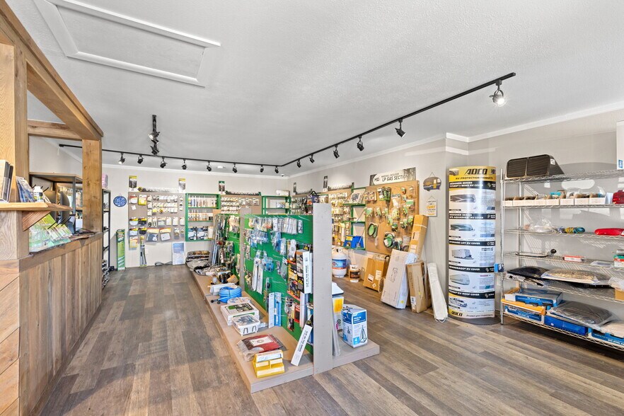 More Photos Of 451 S Andersen St, Longmont Service For Lease