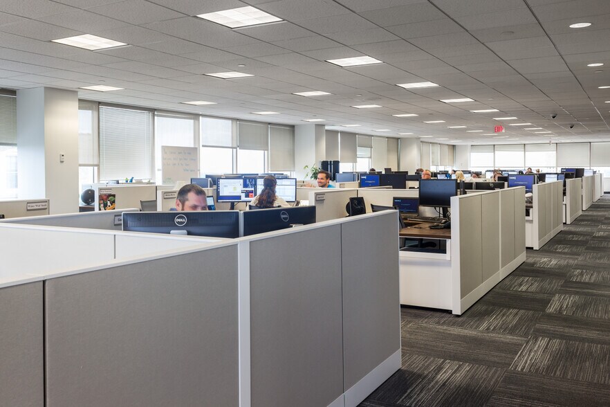 More Photos Of 462 S Fourth St, Louisville Office For Sale