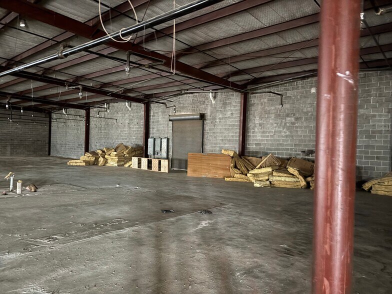 More Photos Of 201 N Pacific St, Conroe Freestanding For Lease