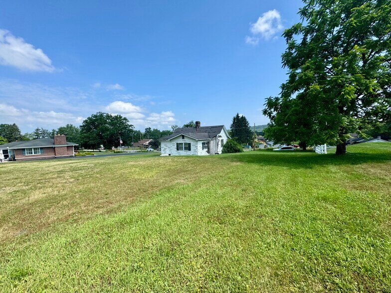 More Photos Of 1388 Ritter Dr, Daniels Freestanding For Sale