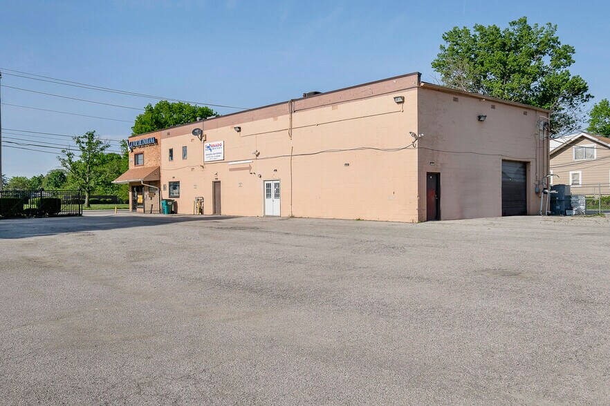 More Photos Of 2911 W Washington St, Indianapolis Storefront Retail Office For Sale