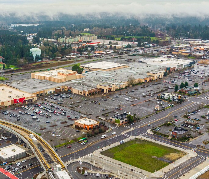 More Photos Of 1701 S Commons Rd, Federal Way Department Store For Lease
