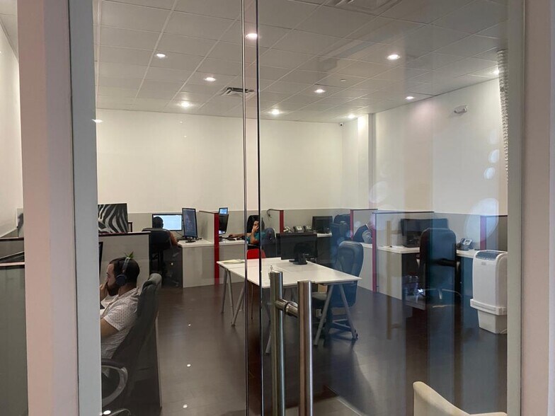 More Photos Of 17401 NW 2nd Ave, Miami Warehouse For Sale