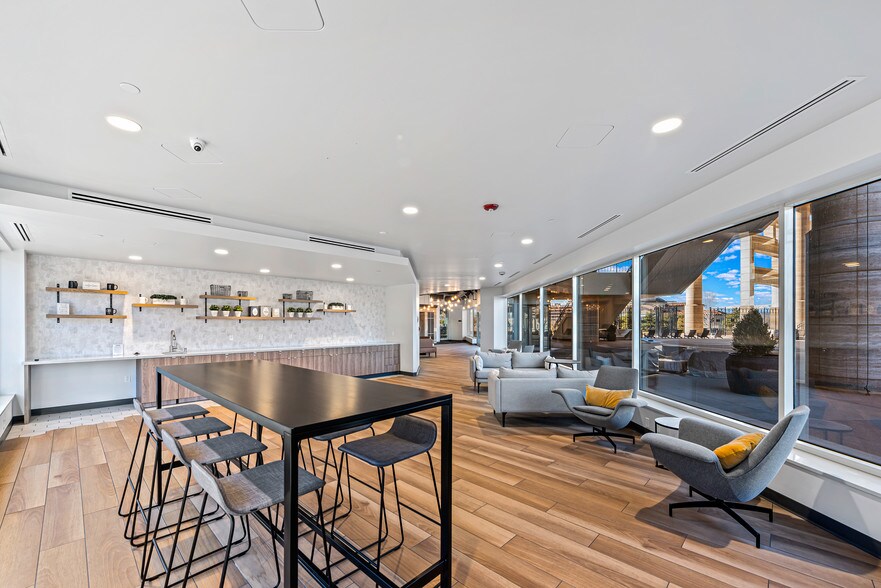 More Photos Of 6312 S Fiddlers Green Cir, Greenwood Village Office For Lease