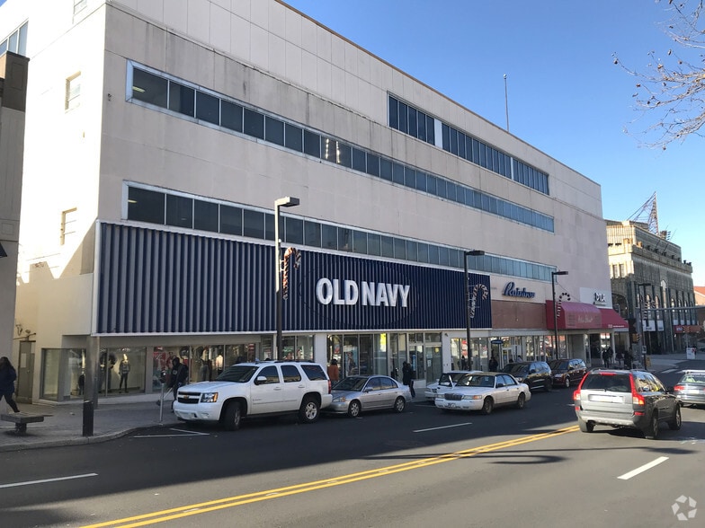 More Photos Of 20-40 S 69th St, Upper Darby Township General Retail For Lease
