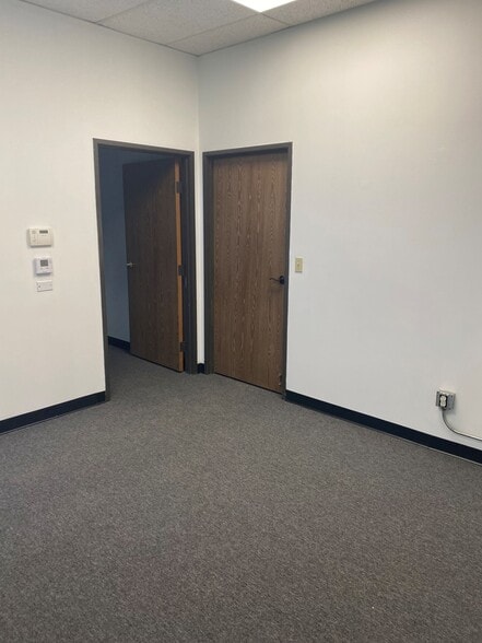 More Photos Of 4564 Los Angeles Ave, Simi Valley Warehouse For Lease