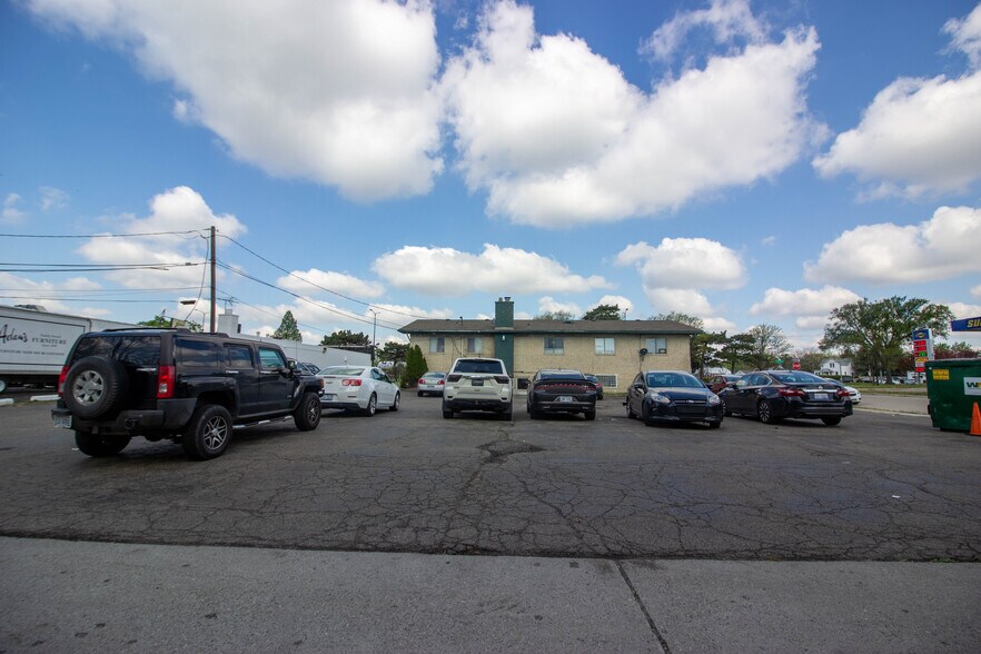 More Photos Of 23750 Gratiot Ave, Eastpointe Office Residential For Sale